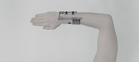 arm wearing oxidation brace
