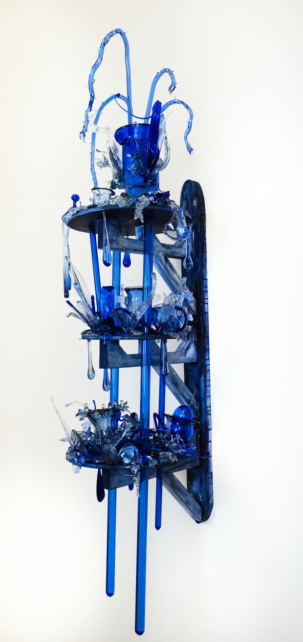 John Erwin Dillard, Grand Illusion in Copper Cobalt Glass, wood 2023