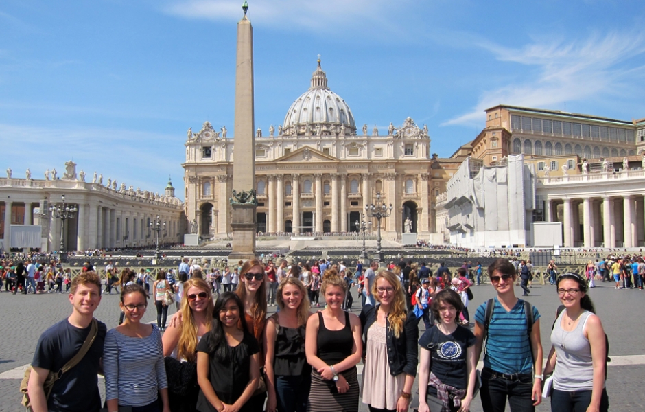 Students in front of St. Peter's