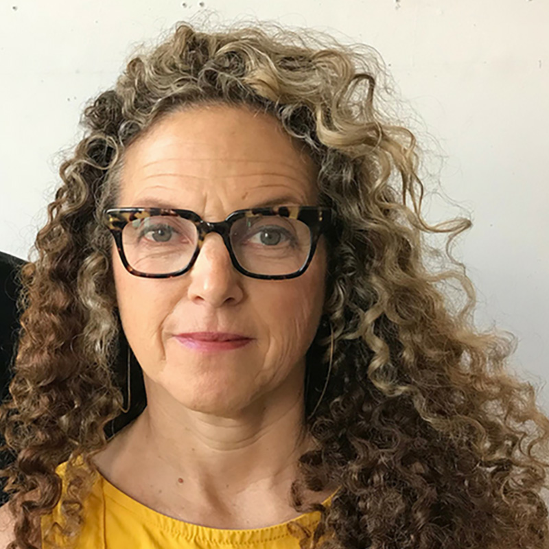 Lisa Sigal (BFA '85)